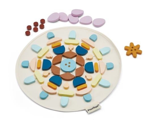 Mandala - pedagogiskt träpussel för barn - Plantoys i gruppen Familjeshopping.se / Barn & Baby / Leksaker hos Landshopping (10093_3816)