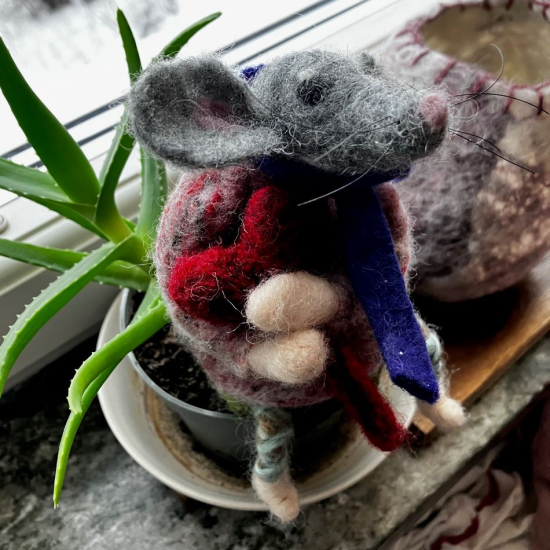 Hjärtmus i ull i gruppen Landshopping.se / Hem & Hantverk / Handarbete / Nålfiltning - tovning hos Landshopping (10229_2026mus)