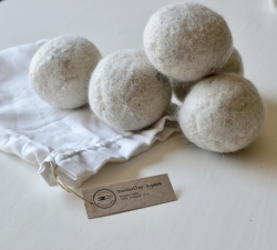 Torkbollar av ull till torktumlaren