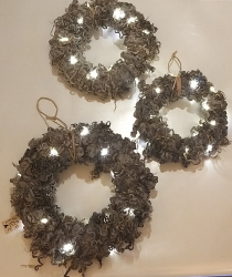 Ullkrans med ljusslinga