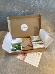 Santorini – Tvål & Presentask med Tvålfat i trä & 4 st Grekiska olivtvålar/schampobar