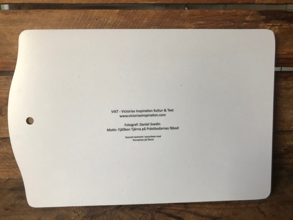 Skärbräda med fjällkon Tjärna 2