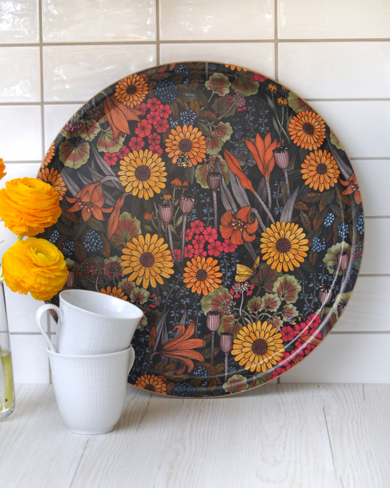 Bricka 38 cm med ringblommor, pelargon, liljor