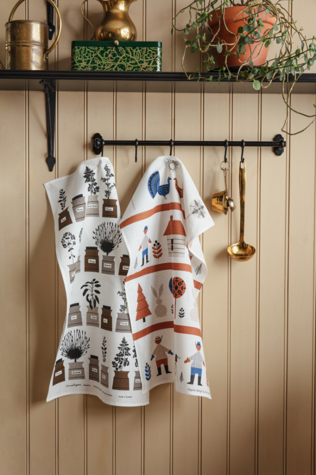 Persons kryddskåp, kökshandduk, grå brun