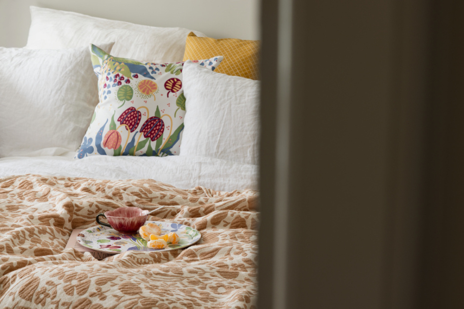 Ailanthus, kuddfodral, ljus multi, 47x47cm