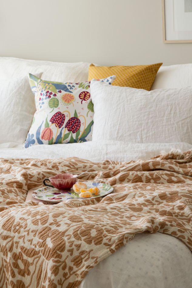 Ailanthus, kuddfodral, ljus multi, 47x47cm