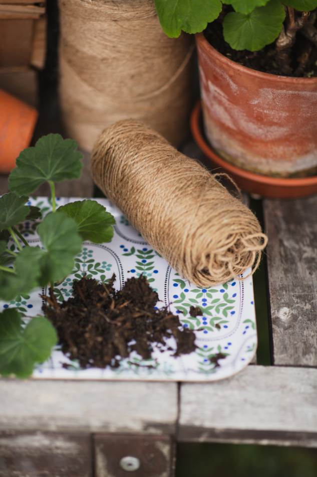 Skogsmedaljong, bricka, blågrön, 27x20cm