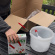 Startkit för cider 5 liter Innehållet i ciderkitet packas upp och ställs på ett bord