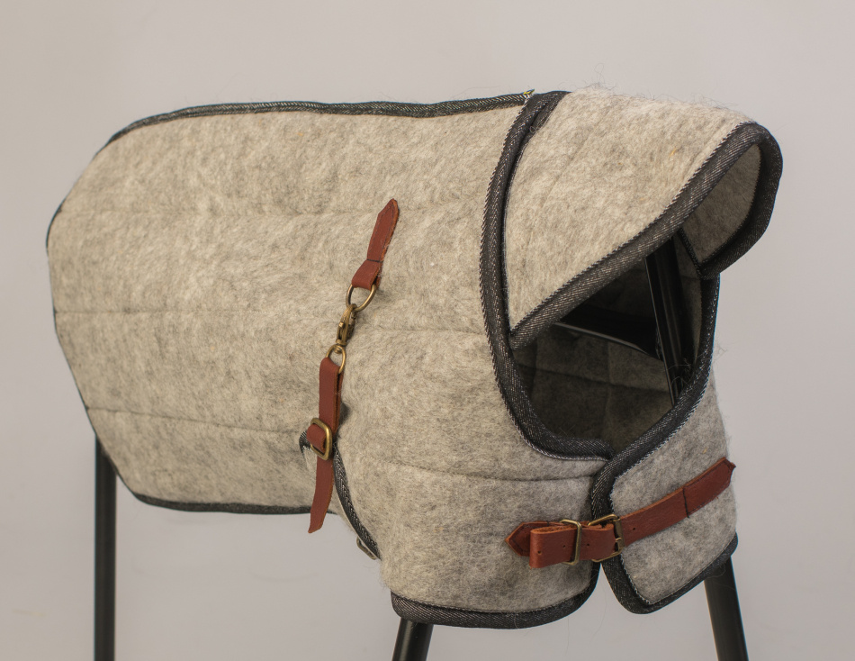 Maggjord och justerbara spännen vid bogen