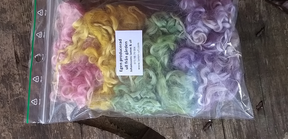 Färgad Krullig ull påse