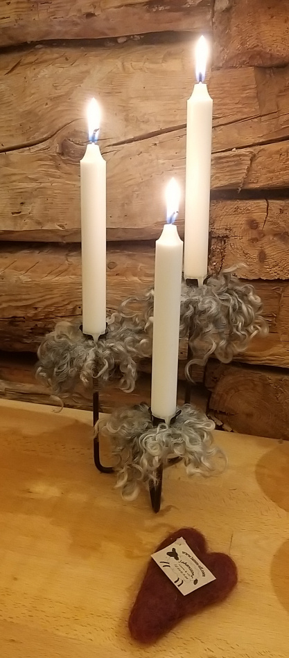 Handgjorda ljusmanschetter av krullig ull från gårdens får 4