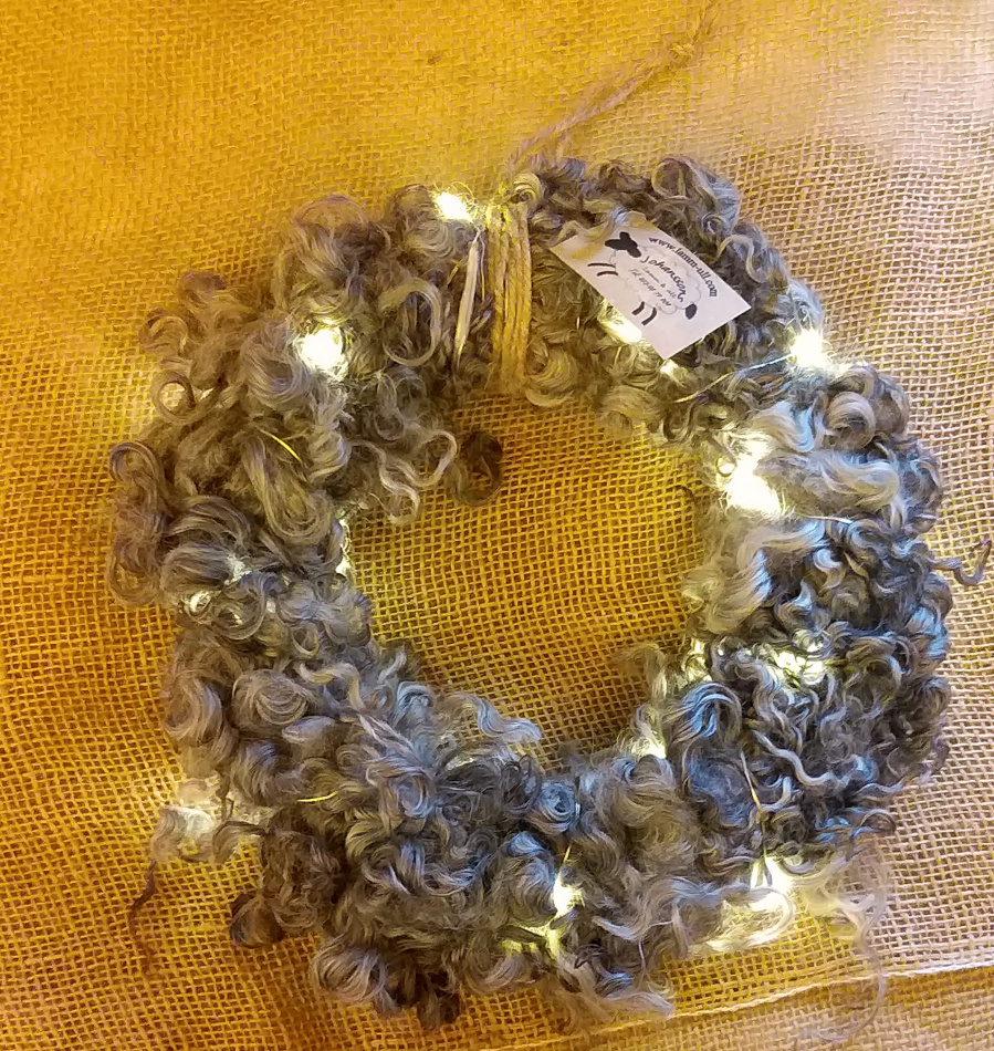 Ullkrans med ljusslinga 21 cm i dia 