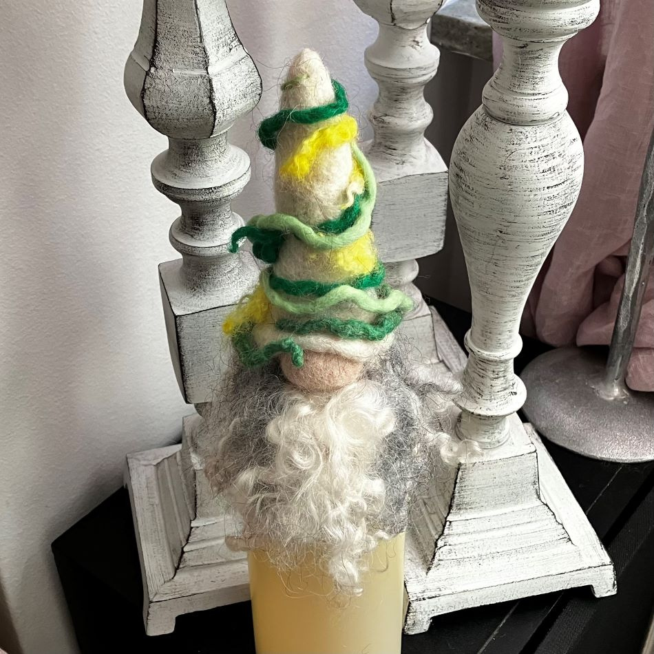 Hustomte sommar och vinter