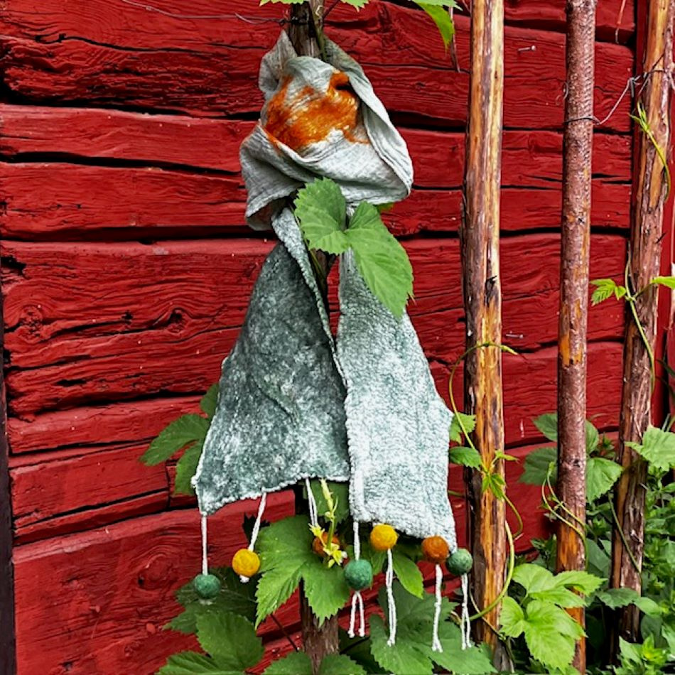 Nunotovadhalsduk i sommargrön färg