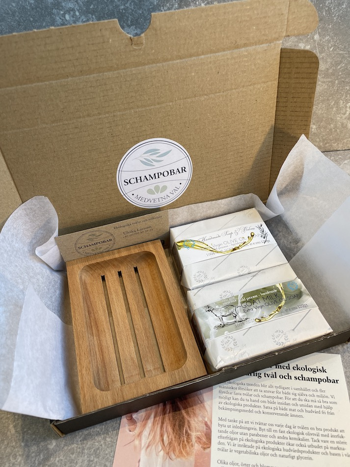 Parga- Tvål & Presentask med Tvålfat i trä & 2 st Grekiska olivtvålar