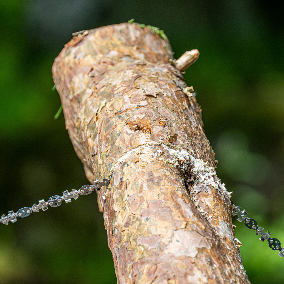 Lineworker Elcertifierad Kastsåg för Sågning av Höga Grenar - Nordic Pocket Saw