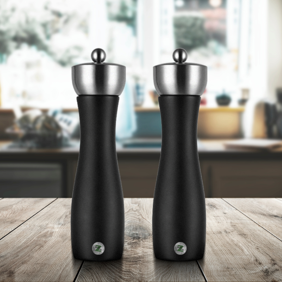 Salt- och pepparkvarn i presentförpackning, i par, salt och peppar ingår.