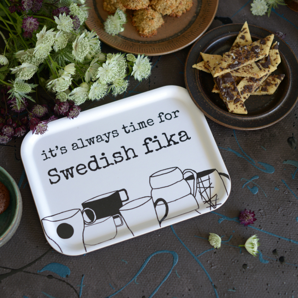 bricka SWEDISH FIKA 20x27 cm