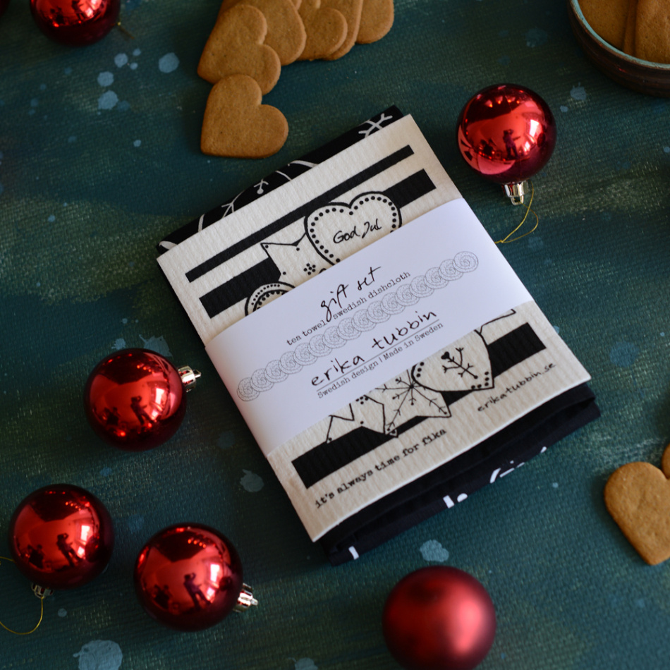 gåvoset SWEDISH FIKA GINGERBREAD kökshandduk + disktrasa svart-vit